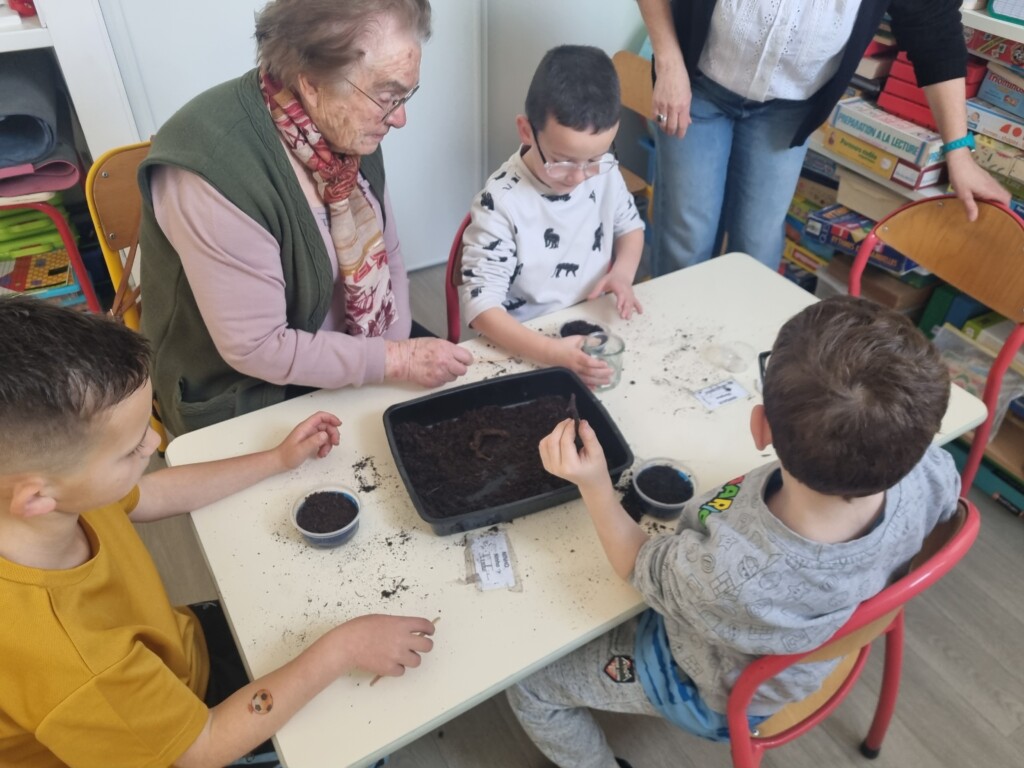 Des anciens à l&rsquo;école